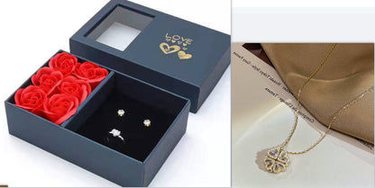 Retro Magnetic Heart-Shaped Four-Leaf Clover Pendant Necklace – Women’s Openable Choker Jewelry & Gift