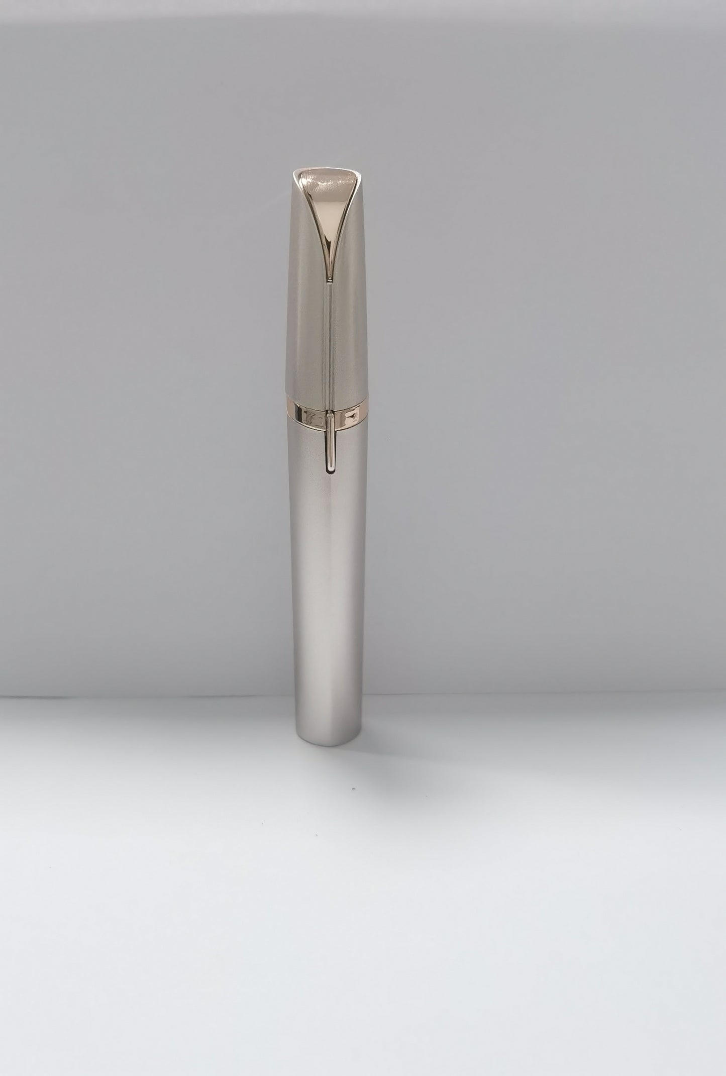 Mini Electric Eyebrow Trimmer Pen – Painless Hair Remover with LED Light for Brows & Face