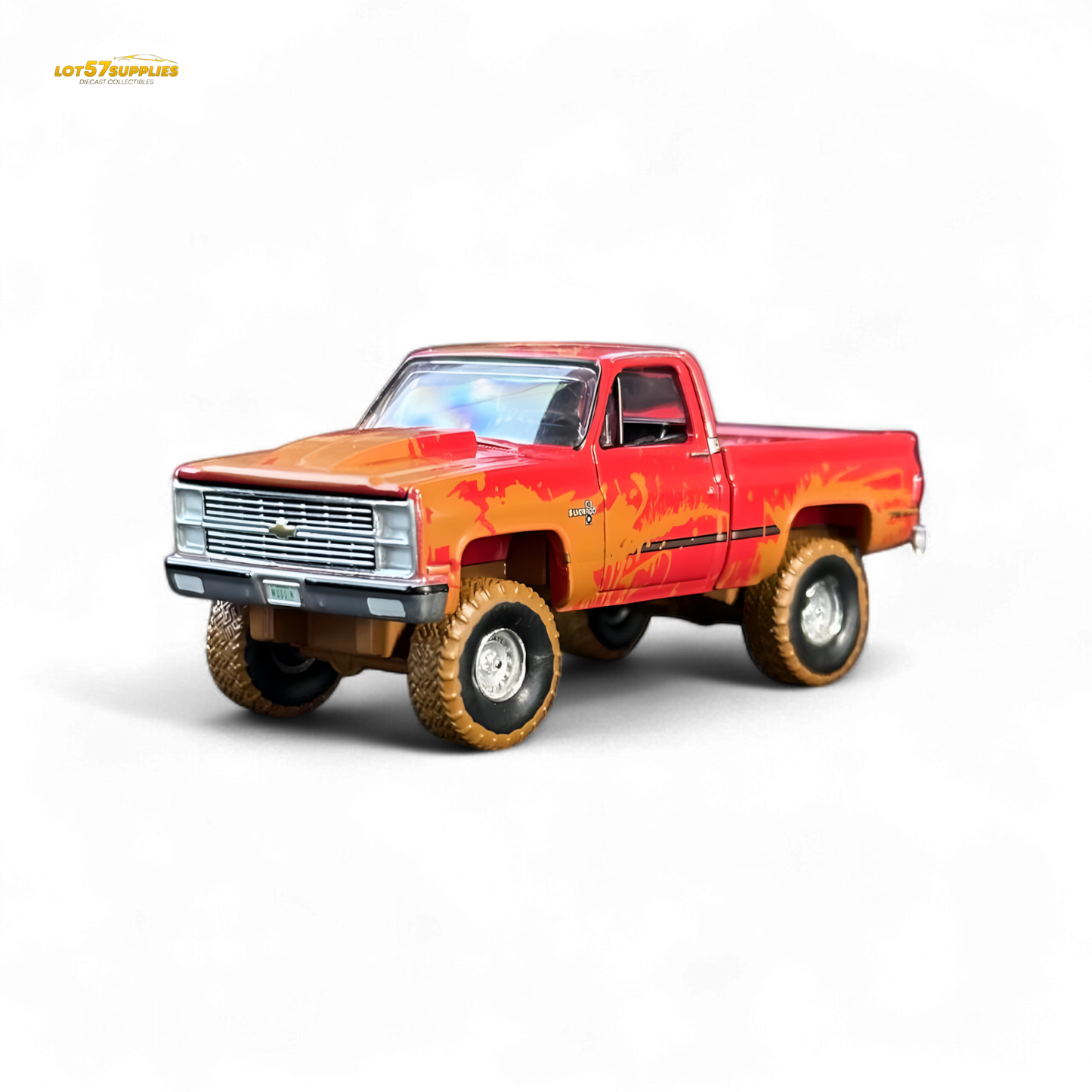 Auto World 1983 Chevrolet Silverado K10 4x4 Muddy LIFTED Squarebody 1:64 BUNDLE 1:64