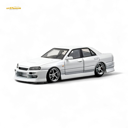 Mortal ER34 SKYLINE URAS Pearl White 1:64
